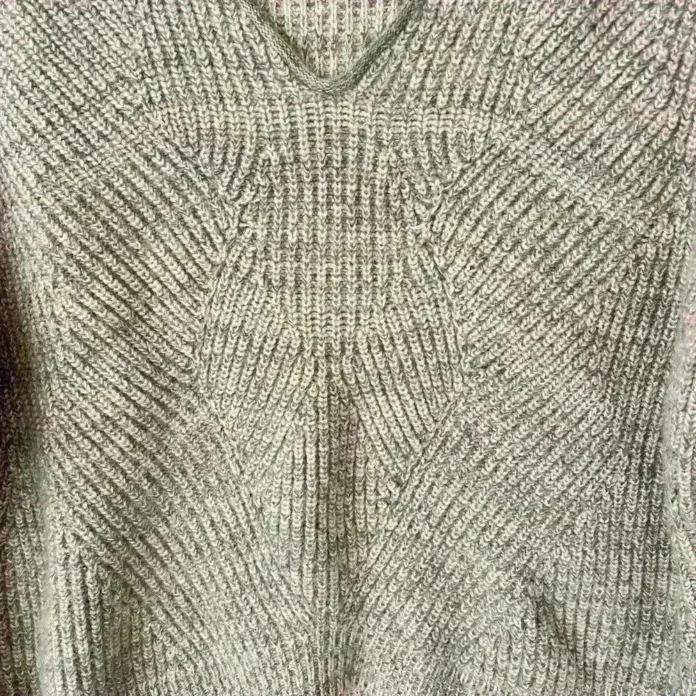 Maison Ullens Cashmere Wool V-Neck Sweater - Picture 5 of 7